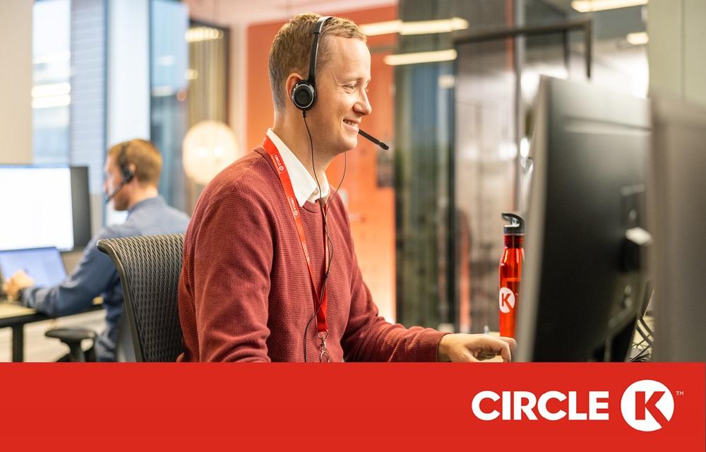Der Circle K Kundenservice für Tankkarten mit Circle K Logo unterlegt